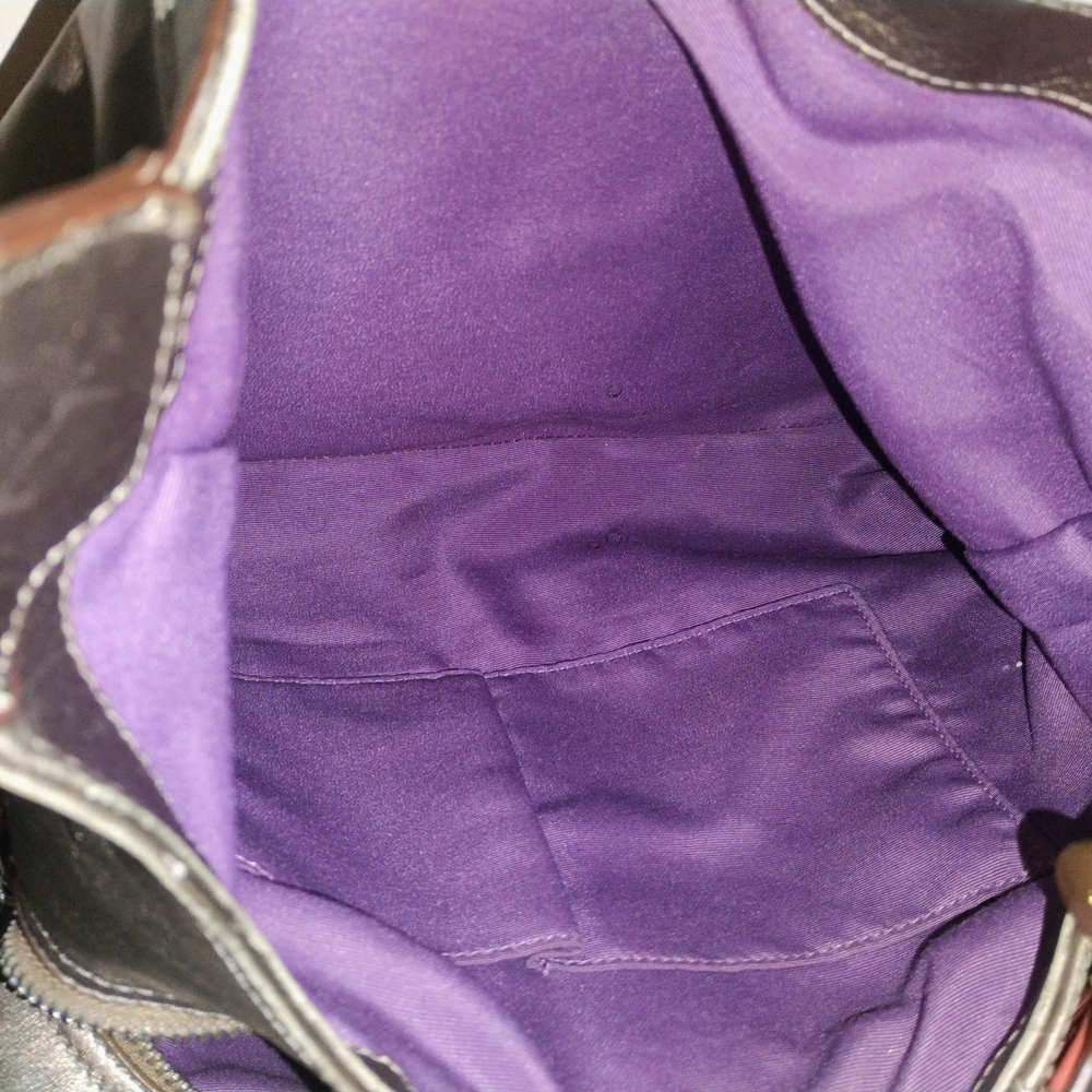 Elegant Metallic Shoulder Bag - Picture 6 of 9